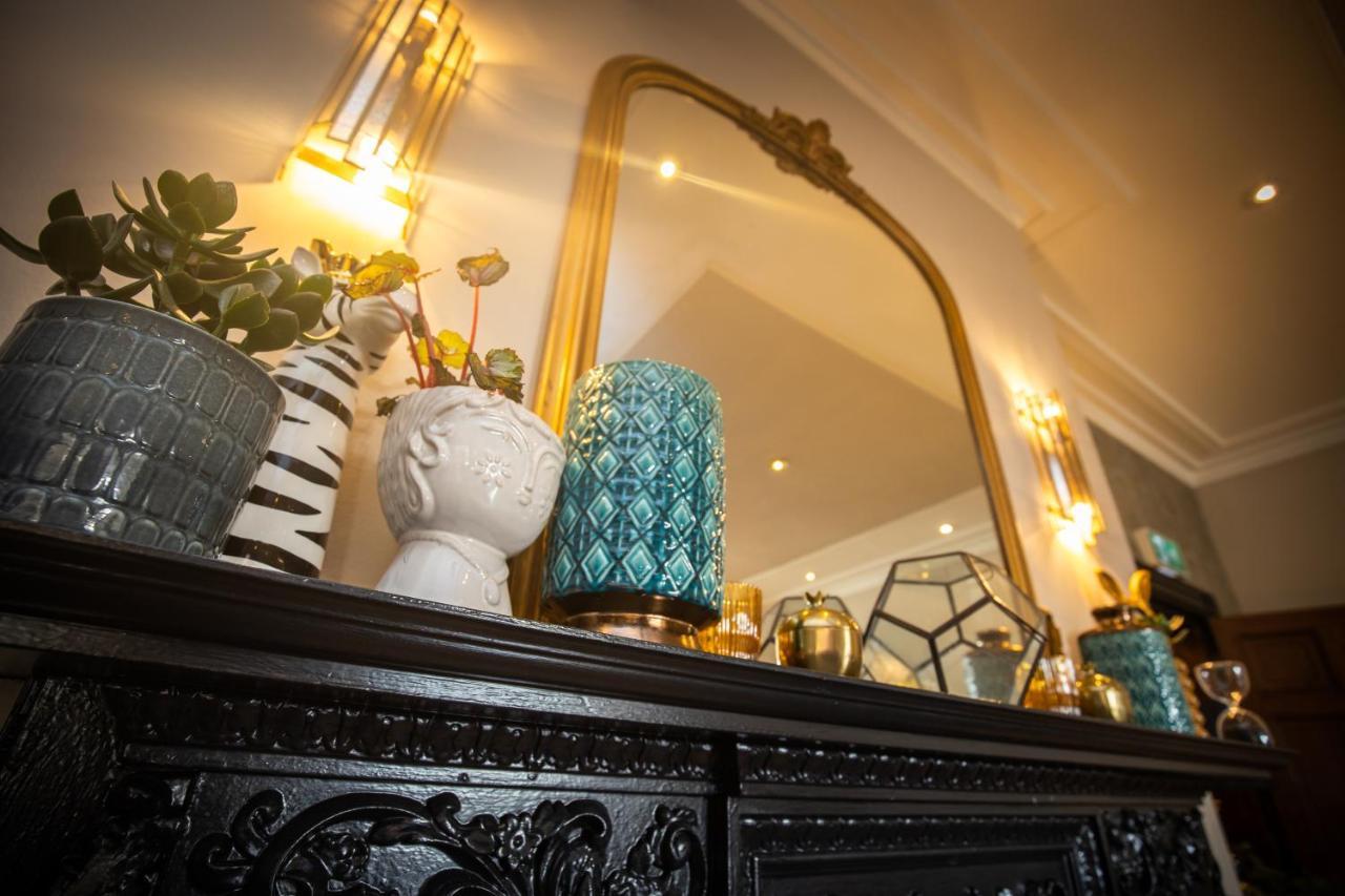 Rowton Hall Hotel And Spa Chester Eksteriør bilde