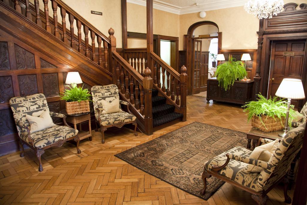 Rowton Hall Hotel And Spa Chester Eksteriør bilde